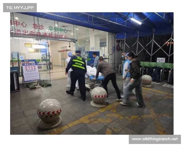 南昌羽毛球馆六旬男子突发昏迷倒地 紧急送医抢救情况危急 南昌羽毛球馆六旬男子突发昏迷倒地 紧急送医抢救情况危急